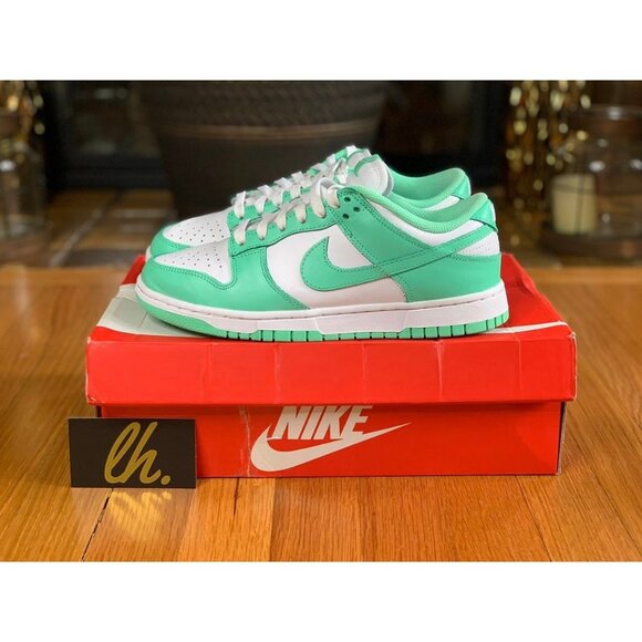 Size 8 W Nike Dunk Low "Green Glow" - Picture 1 of 10